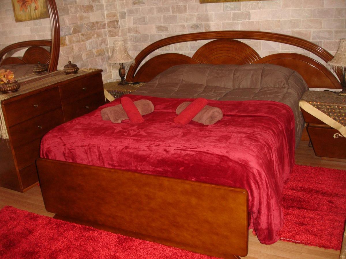 The Love Holiday House Tris Elies Dış mekan fotoğraf