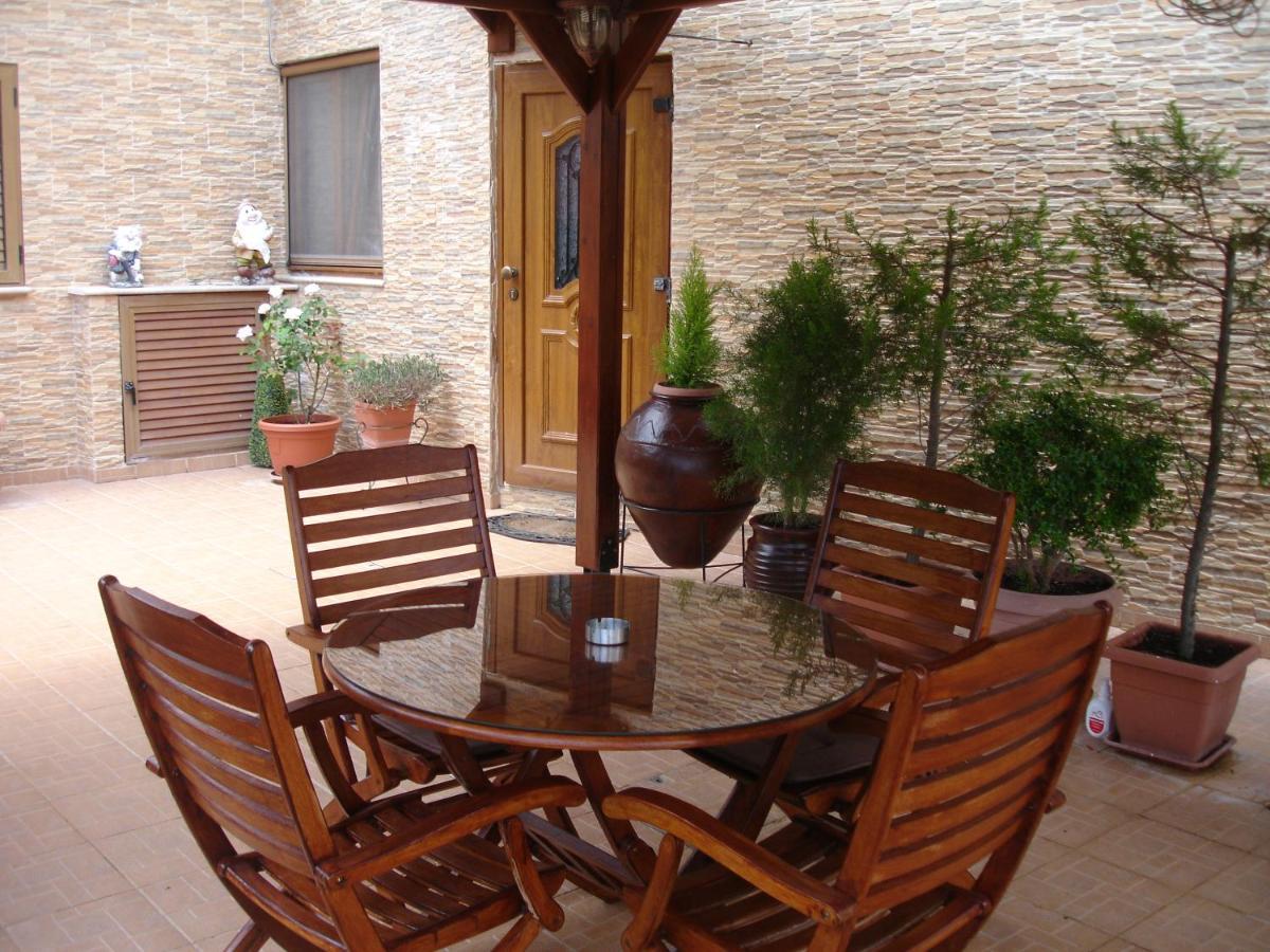 The Love Holiday House Tris Elies Dış mekan fotoğraf