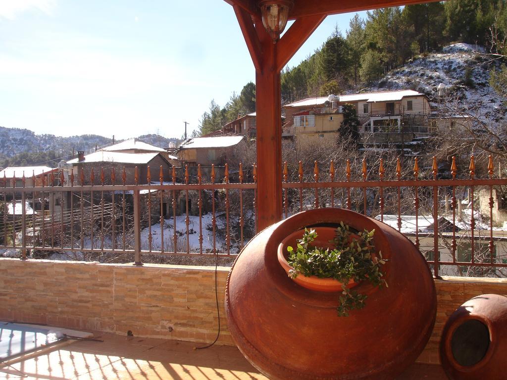 The Love Holiday House Tris Elies Dış mekan fotoğraf