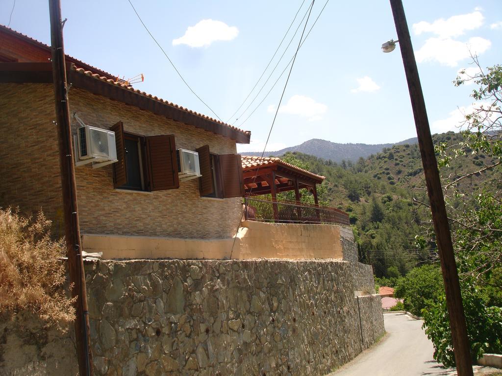 The Love Holiday House Tris Elies Dış mekan fotoğraf