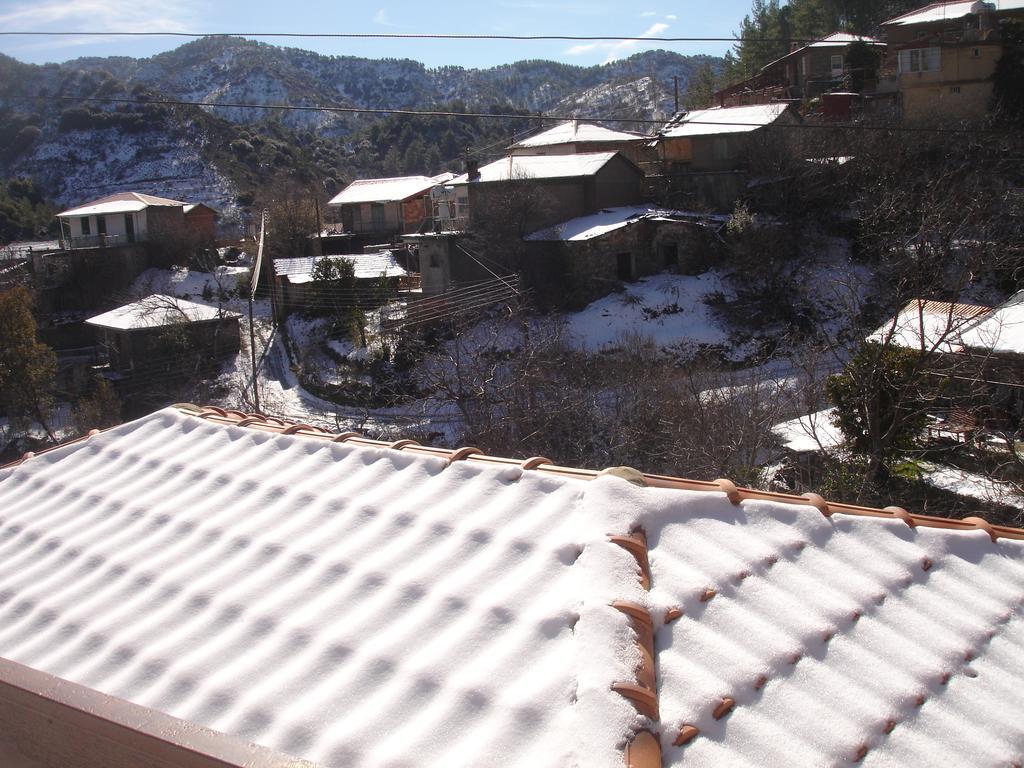 The Love Holiday House Tris Elies Dış mekan fotoğraf