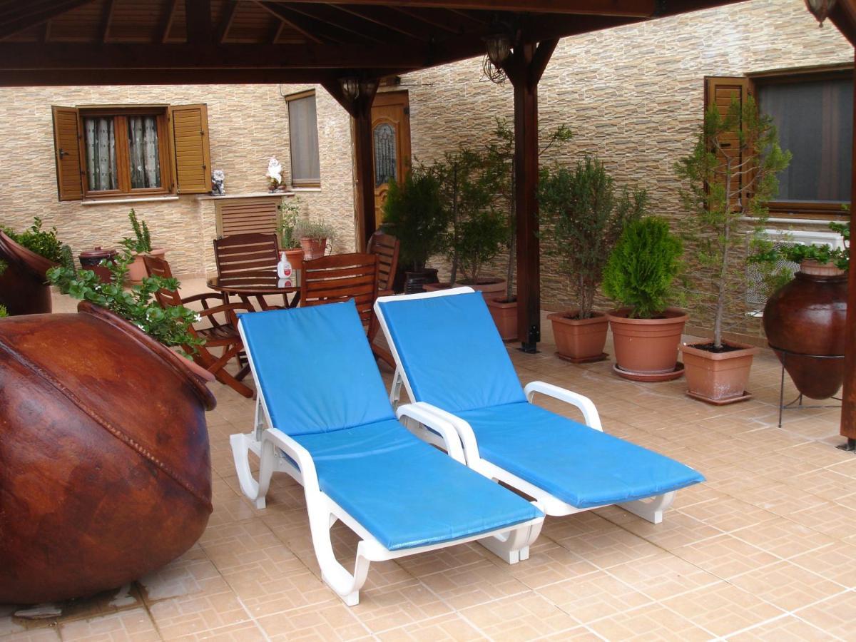 The Love Holiday House Tris Elies Dış mekan fotoğraf
